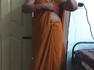 desi indian horny tamil telugu kannada malayalam hindi sophistry wife wearing saree vanitha showing big boobs and shaved pussy discombobulate hard boobs discombobulate nip rubbing pussy masturbation