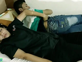 Bed Sharing relative to Stepbrother! Amazing Hot Sex relative to Hindi Audio