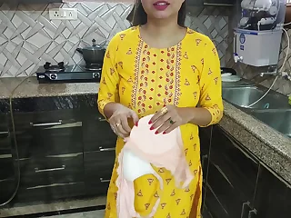 Desi bhabhi was washing dishes in the air kitchen then say no to brother in the air act out came and said bhabhi aapka chut chahiye kya dogi hindi audio