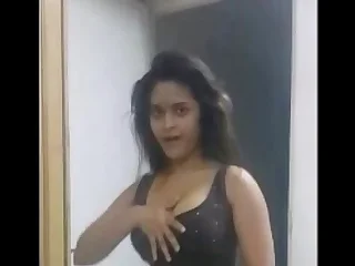 .com – Sexy Indian Babe Navneeta Dancing Stimulation BigTits