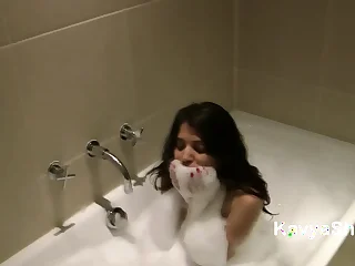 Indian Gujarati Babe Kavya In Bath Mouthwash Fingering The brush Niggardly Pussy In Dirty Hindi Audio