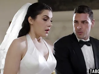 Italian bride Valentina Nappi buttplugged on the swain of the wedding
